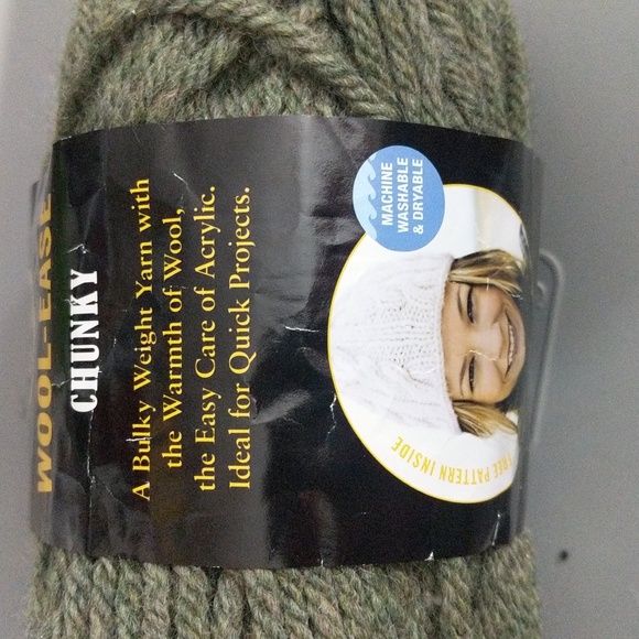 #42.NWT Lion Brand Yarn Wool-Ease Chunky. Color: Army Green (Villow) - Picture 2 of 6